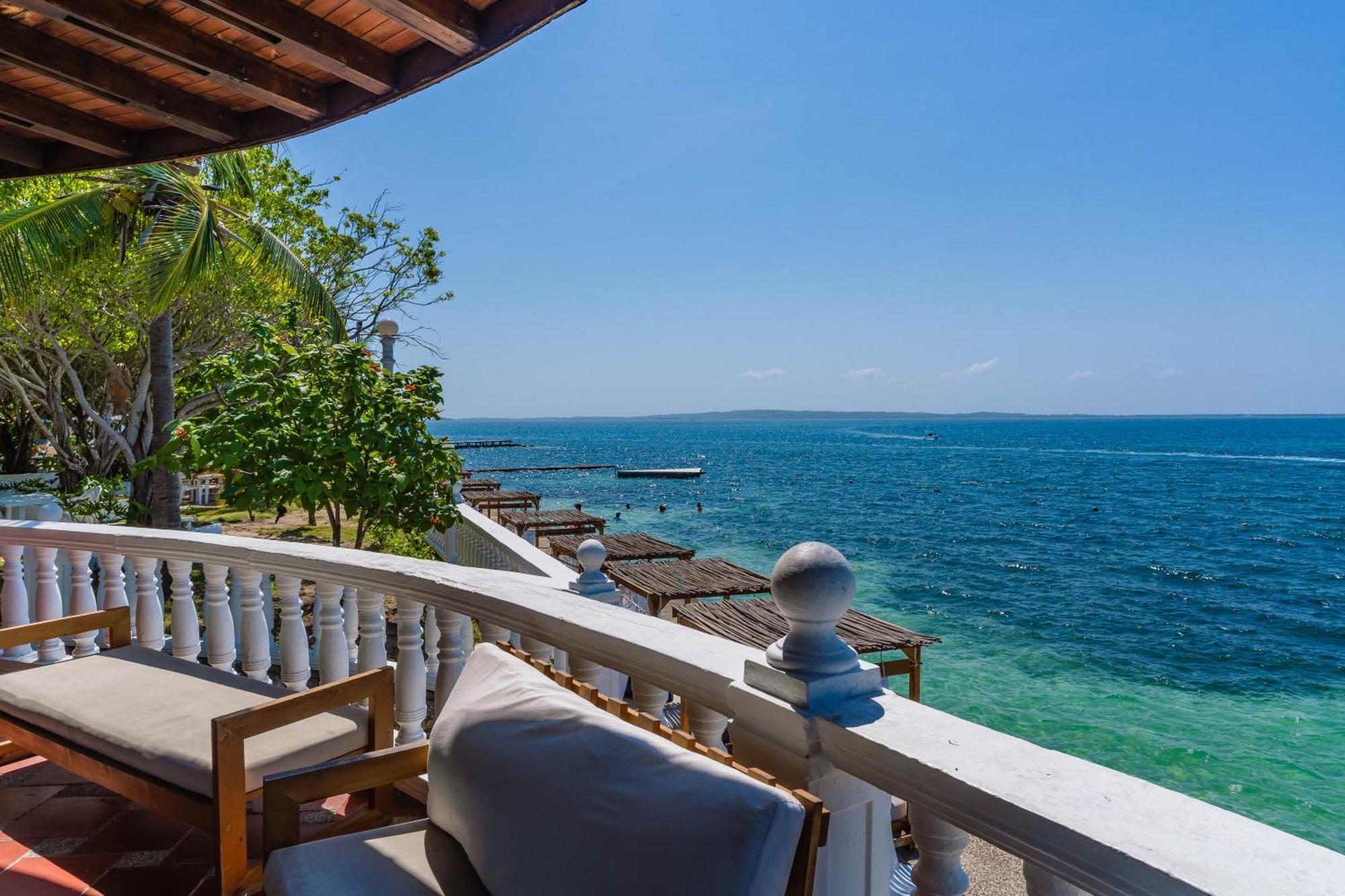 Hotel Cocoliso Island Resort Isla Grande  Exterior foto
